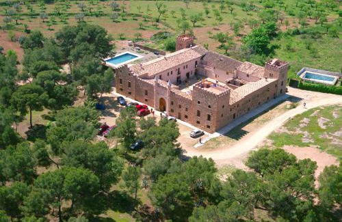Altura House | Masía de San Juan Casas número 3 y 5, con piscina, aire acondicionado y vistas a la montaña