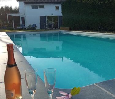 Le Champ-Saint-Pere Bed & Breakfast | Mas des Vignes Piscine chauffée