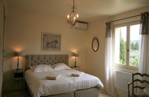 Eygalieres Villa | Mas in Eygalières with Heated Pool