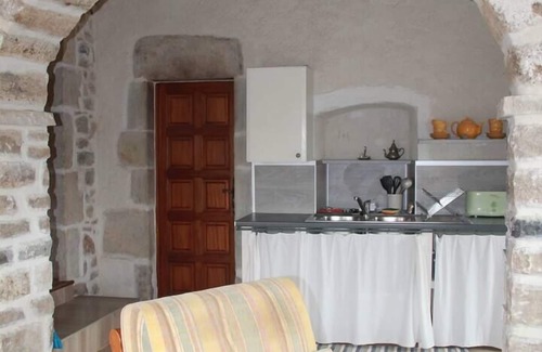 Banne House | Mas l'Esquirou - Authentic Ardèche mas with swimming pool, wooded garden