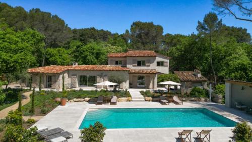 Le Collet Bed & Breakfast | Mas La Roca