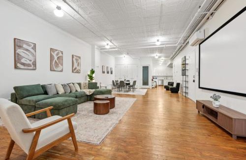 SoHo Hotel | Massive SoHo Loft 4 Bedrooms 2 Bath 7 Beds