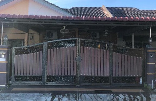 Muar House | Mastanah homestay