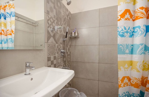 Mylapore Tiruvallikk Apartment | Master Room in a shared 3BR apartment