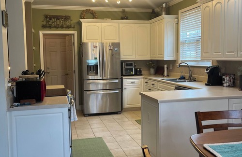 Riverwood Plantation House | MASTER'S READY! 4 bm, 2.5 bath with lg hot tub and lg fenced back yard