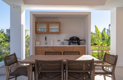 Tingaki Villa | Masterful Kos Villa | Villa Sturgis | 2 Bedrooms | Spacious Furnished Sun.