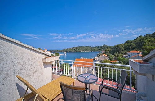 Pomena Apartment | Matana Pomena - A2 One bedroom apartment with balcony and sea view
