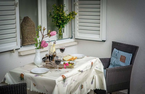 Pomena Apartment | Matana Pomena - S3 Budget Twin Room