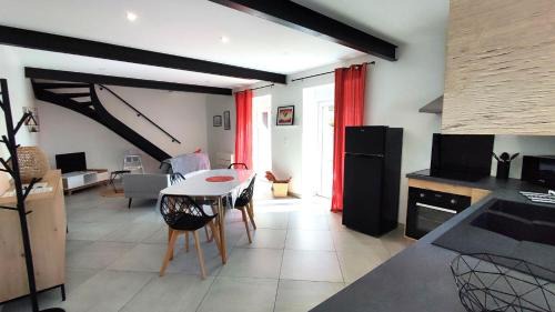 Damouzy House | Matheis