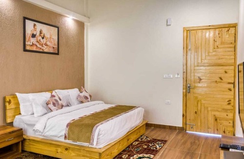 Garjia Hotel | MAULIK RETREAT