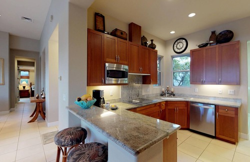 Kamuela House | Mauna Kea Resort Moani Heights - Huge Pool, Sunsets Perfect for Family & Friends