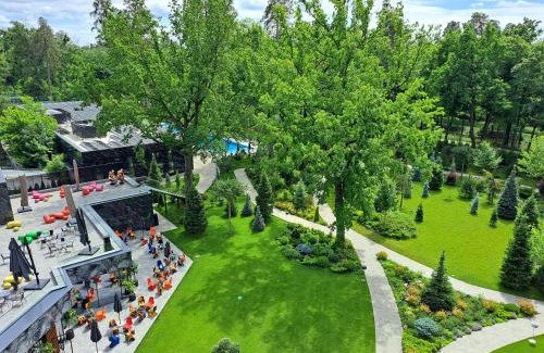 Obolons'kyi District Hotel | Mayak Resort