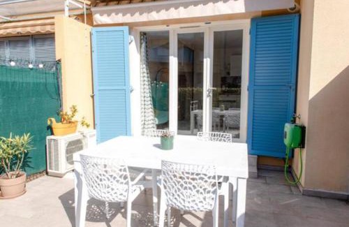 Miramar Apartment | Mazet - à 300m de la plage/Terrasse/Wifi/La Conciergerie Varoise