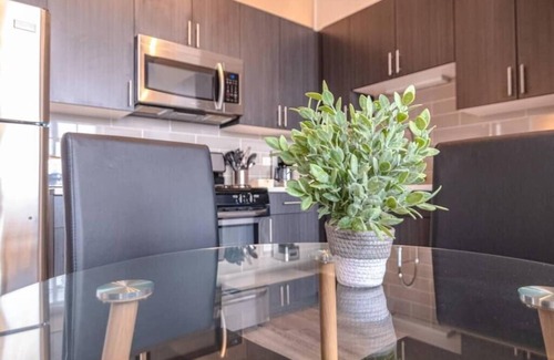 Near South Side Apartment | McCormick Place 2B/2B family oasis with optional parking for up to 8 guests