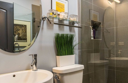 Bronzeville House | Mccormick Place Guest House