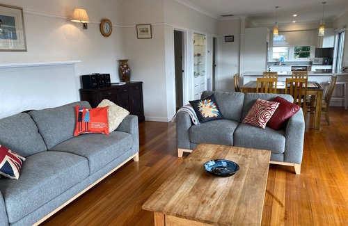 McCrae House | McCrae: location, location! Boasting bay views with the beach a 5 minutes walk.