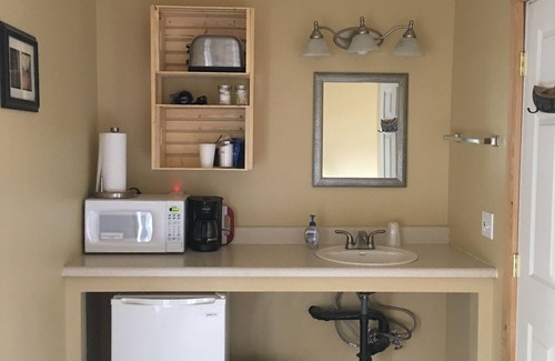 McKinley Park Cabin | McKinley Creekside Cabins