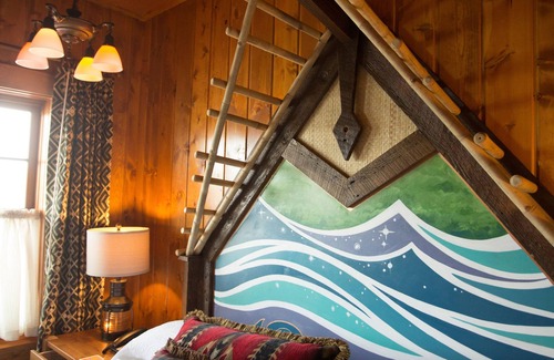 Carrolls Cabin | McMenamins Kalama Harbor Lodge