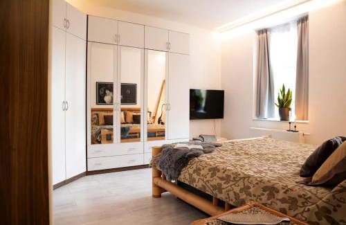 Sudenburg Apartment | MD-7 Lutherstrasse 15 - Luxus-Wasserbett-SmartTV-Terrasse-2Schlafzimmer