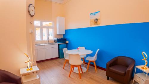 Essequibo Islands-West Demerara Hotel | MDG Suites