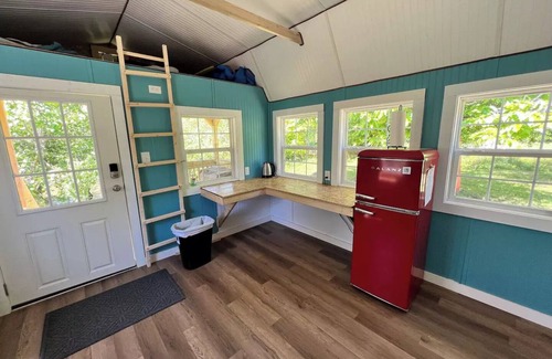 Nallen Cabin | Meadow Riverfront Cabinn