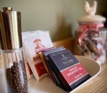 Foolow House | Meadow View - Bottom Cabin