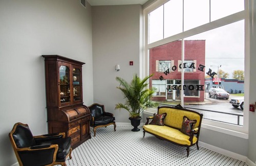 Fulton Hotel | Meadows Hotel