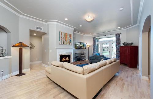 Historic Downtown Durango House | Mears House Unit 3H