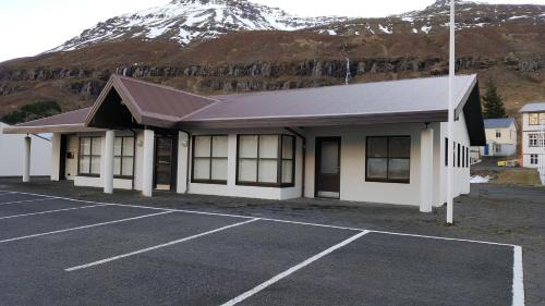 Seydisfjordur House | Media Luna Guesthouse