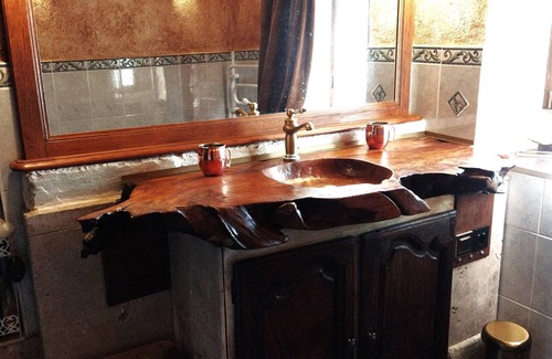 Servas Bed & Breakfast | Medieval cardinal suite