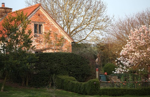 Llanvair Kilgeddin Cottage | Medieval Cottage