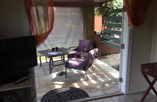 Kapoho House | Mediteranean style Ohana Rental/Garden Bungalow in Pahoa