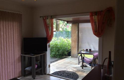 Kapoho House | Mediteranean style Ohana Rental/Garden Bungalow in Pahoa