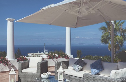 Anacapri Villa | Mediterranean Style Villa with garden and pool