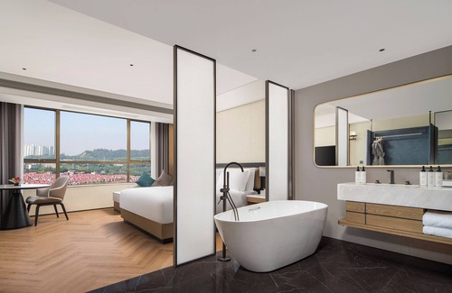 Shiqiao Hotel | Mehood Lestie International Hotel Panyu Flagship Branch - Free Shuttle Bus to Canton Fair Complex During Canton Fair Period