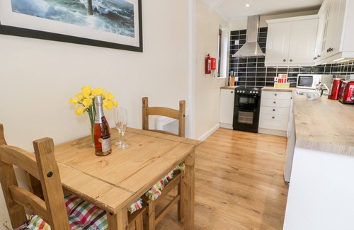 Garndolbenmaen Cottage | Melin Newydd