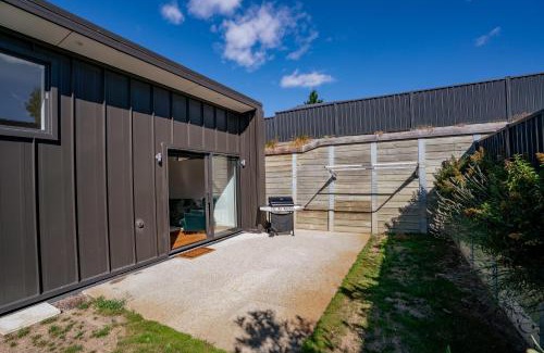 Lowburn House | Melmore Oasis - Cromwell Holiday Home
