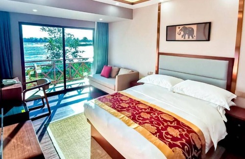 Champasak Province House | Melsweldon Laos Hotel