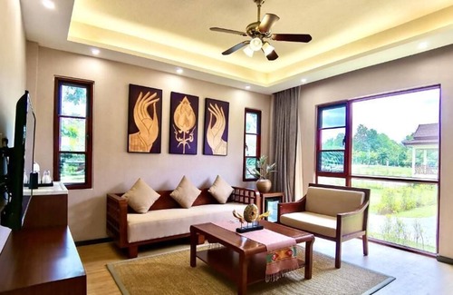 Champasak Province House | Melsweldon Laos Hotel