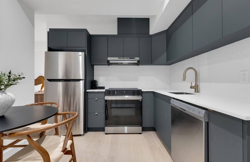 Cite Multimedia Apartment | Mercer- 3Beds King Ensuite- Free Parking