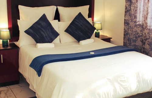 Greater Johannesburg Metropolitan Area House | Meredale Lodge