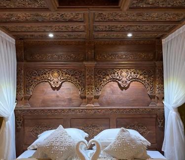 Batuan Villa | Meriki Losari Villa, in the Heart of Bali, Joglo one bedroom