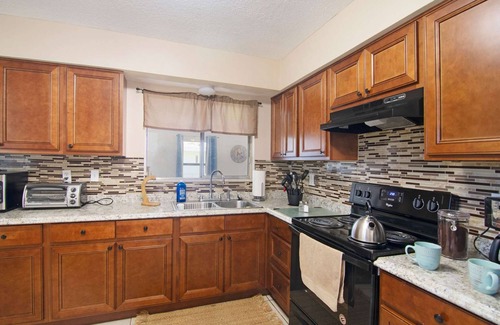 Interchange Square House | Mermaid · Home w/Rec Room & Patio · 14 min to Beach