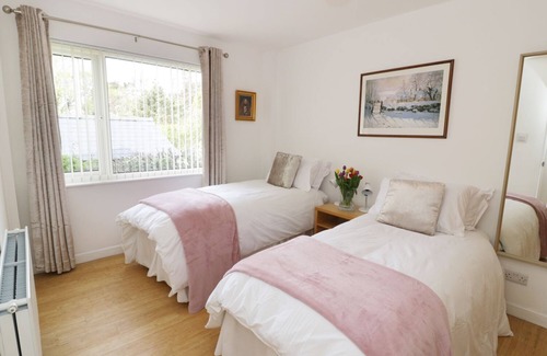 Llanfair House | MERRYDOWN, family friendly, with open fire in Llanfair