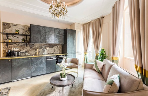 Quartier Sainte-Avoye Apartment | Merveil - Luxury Suite - Louvre - Ours I