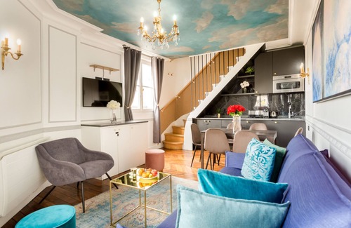 Madeleine Bed & Breakfast | Merveil Luxury Suites - Royale - Saint Honore view