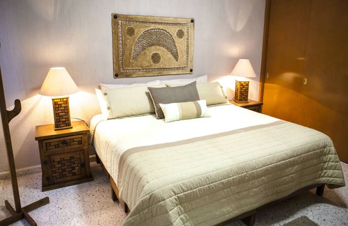 La Cruz House | Mesón de San Andrés