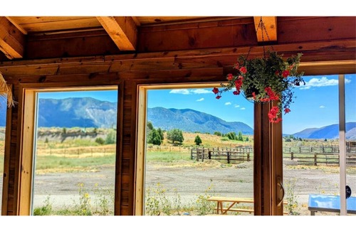 Mancos House | Mesa Verde Ranch with Panorama Views. Family, pet, & horse friendly!