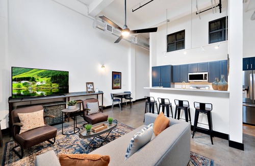 Brazos Condo | Mesquite Hideaway- Downtown Luxury Loft w/free parking