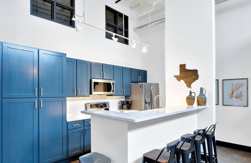 Brazos Condo | Mesquite Hideaway- Downtown Luxury Loft w/free parking